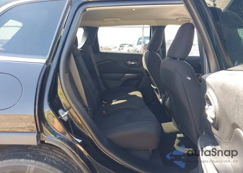 2019 Jeep Cherokee Latitude 4X4 from USA, damaged, VIN 1C4PJMCB2KD482000